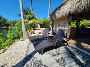 Lot 15 Canal seating