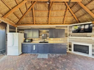 Lot 10 Cabinets