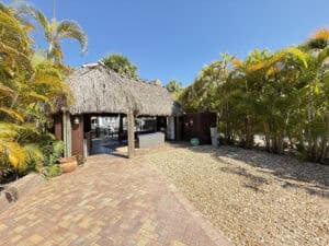 Lot 11 Tiki