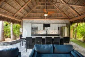 Lot 27 Expansive tiki